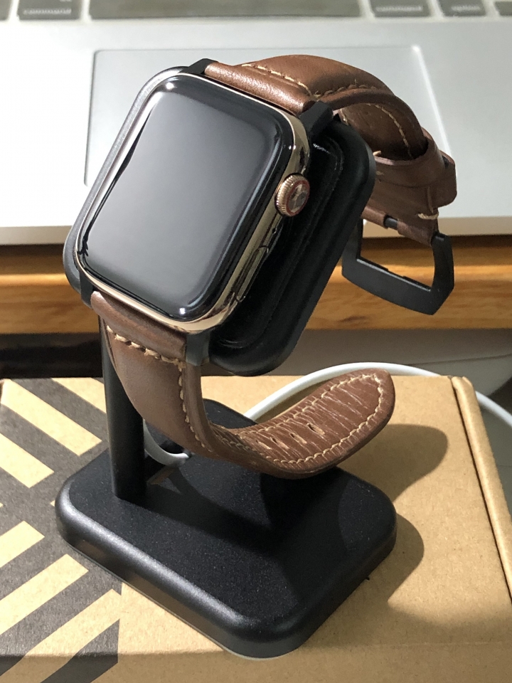 [ 開箱 ] Apple Watch 便宜又大碗的充電支架