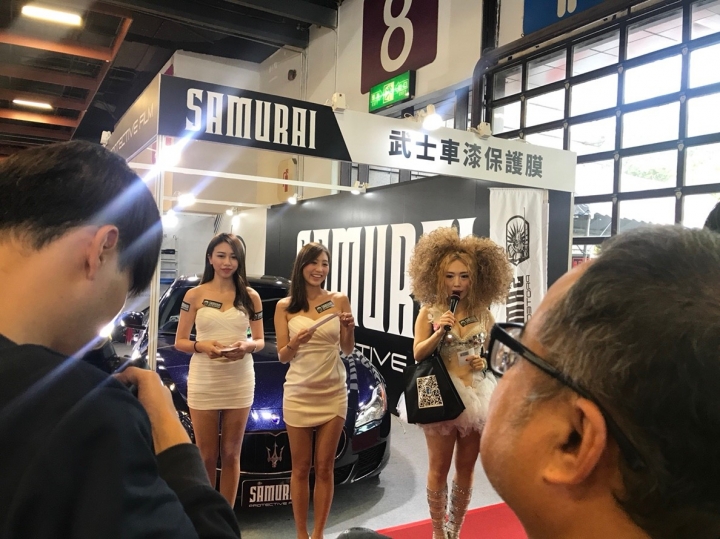 車展除了優惠多,妹也很多呢!(圖多)