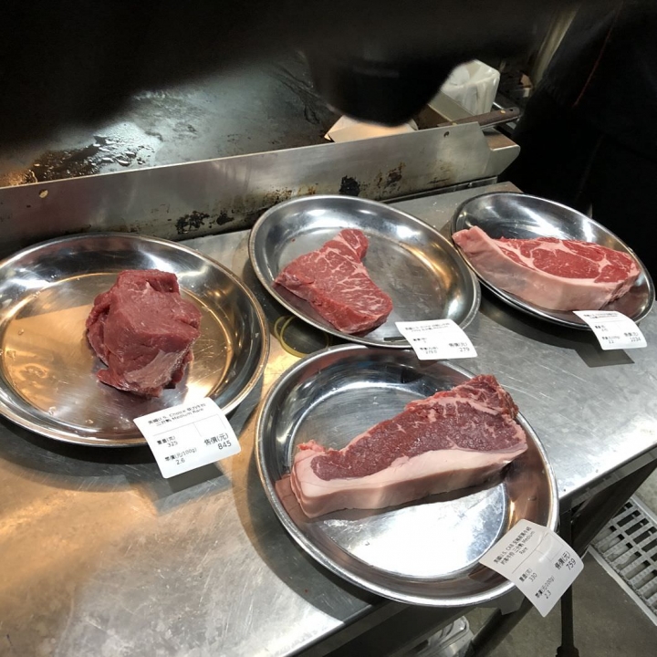 Totsuzen Steak現切現煎以克計價濕式熟成牛排 : 老饕吃巧首選, 打造客製化牛排!