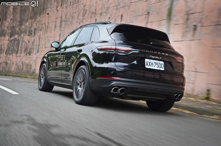 Porsche Cayenne S試駕，眼中所見休旅車，體感卻是性能跑車