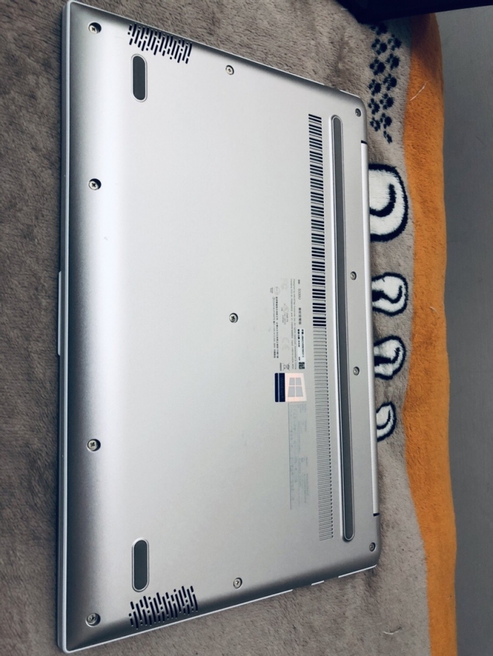ASUS VivoBook S13 S330UN 能不文書的文書機簡單開箱