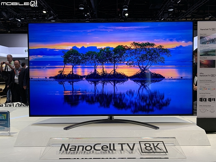 LG 發表全球首款可捲式 OLED 電視 與搭載第二代 α9 處理器電視系列新品