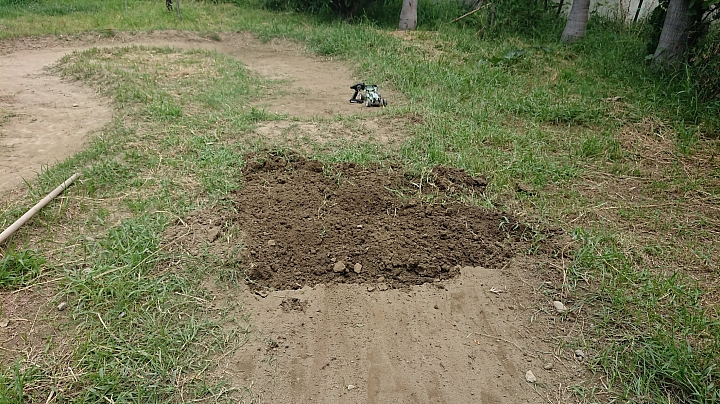 想玩賽道沒地方?那就自己挖吧!!後院賽道開箱!!