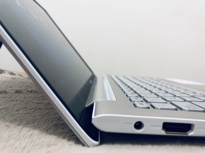 ASUS VivoBook S13 S330UN 能不文書的文書機簡單開箱