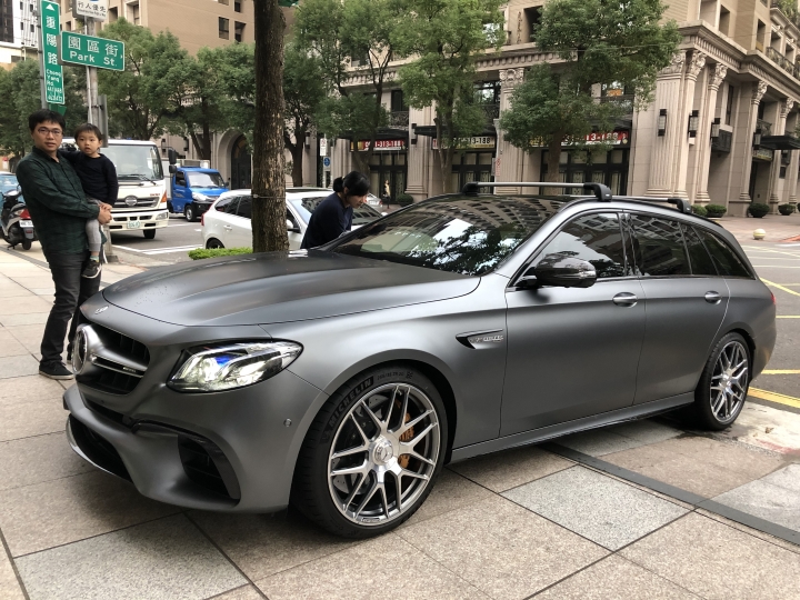 [更新][開箱] 狂到令人畏懼 Mercedes-AMG E63 S Estate