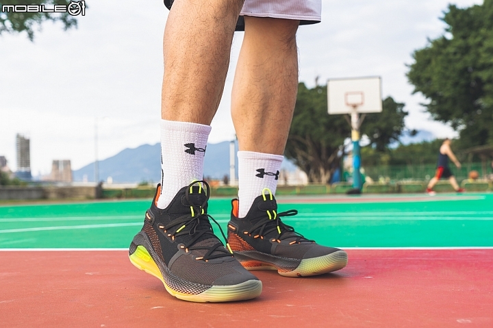 給你滿滿的「HOVR」 全新UA Curry 6 "The Fox"簽名戰靴實測分享