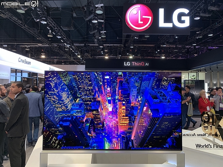 LG 發表全球首款可捲式 OLED 電視 與搭載第二代 α9 處理器電視系列新品