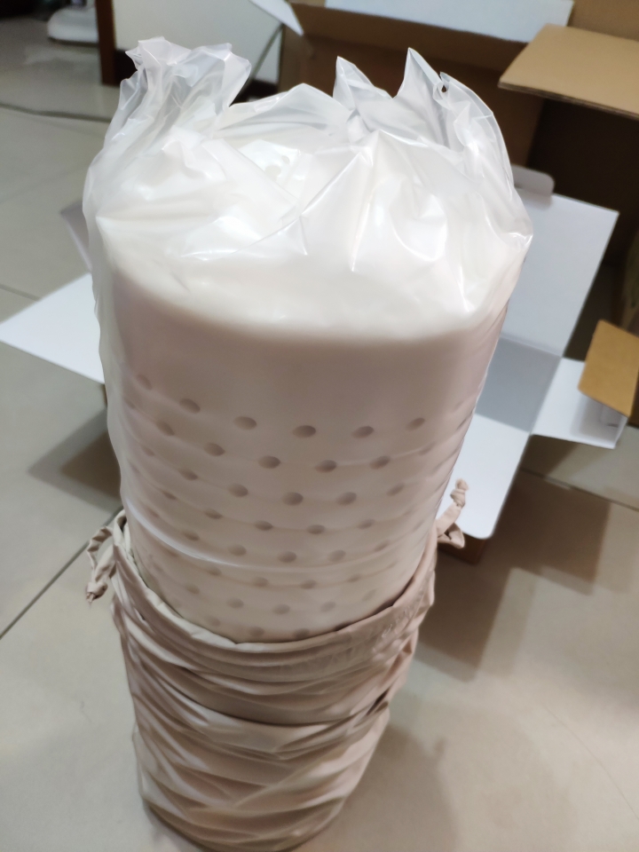 小米有品枕頭、晒衣架開箱