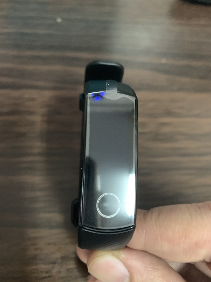【開箱】華為榮耀4 智慧手環