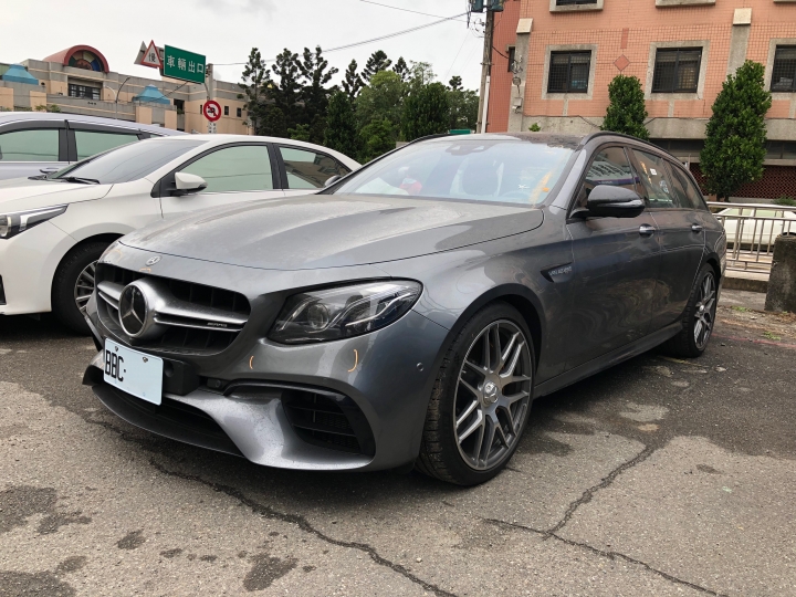 [更新][開箱] 狂到令人畏懼 Mercedes-AMG E63 S Estate