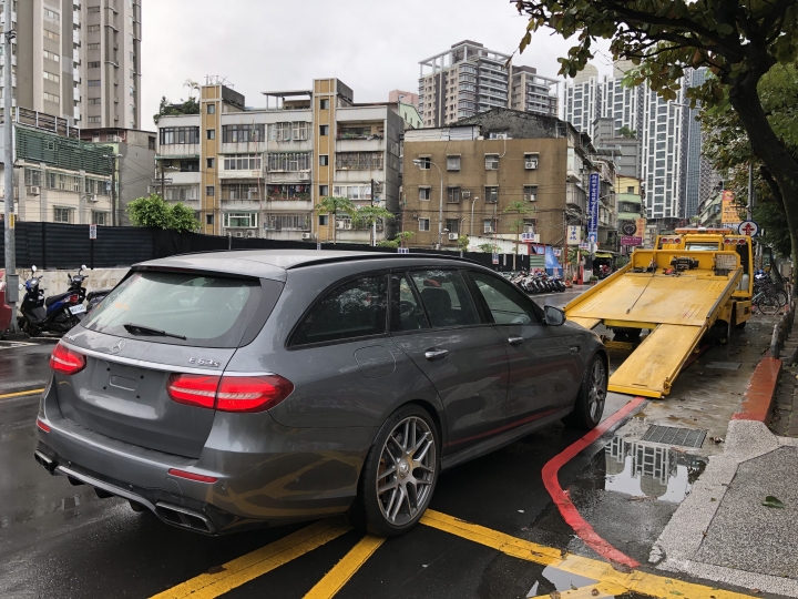 [更新][開箱] 狂到令人畏懼 Mercedes-AMG E63 S Estate