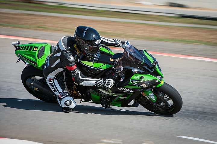 重車日誌051:終於走進仿賽之路,2011年ZX-10R