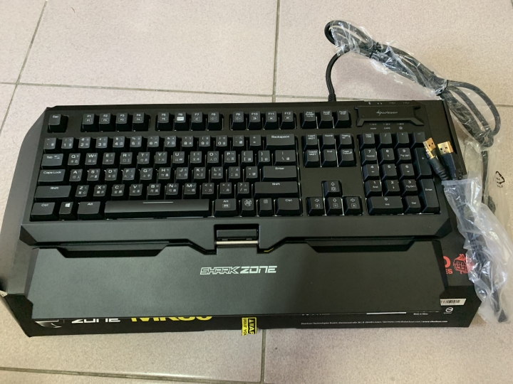 旋剛 機器式鍵盤 紅軸 SHARK ZONE MK80 RGB 簡易開箱
