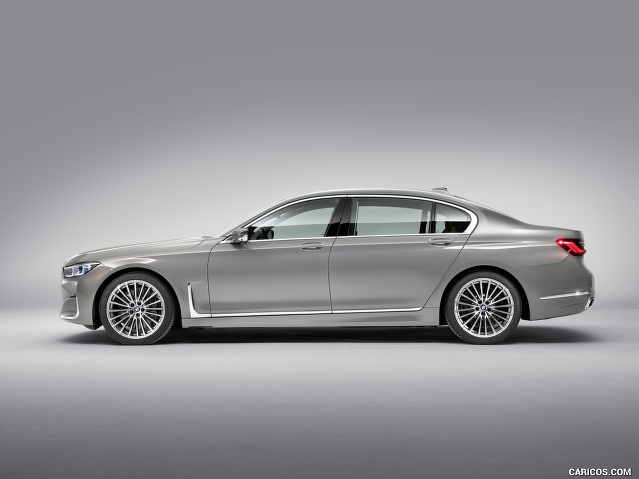 【不成比例的大鼻孔】? 淺談BMW 7-Series小改款之改變
