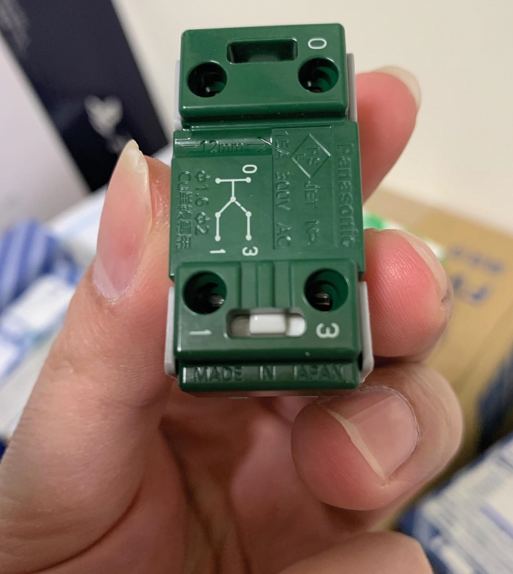 Panasonic ADVANCE 開關插座更換(補充ADVANCE浴室風扇控制面板安裝)