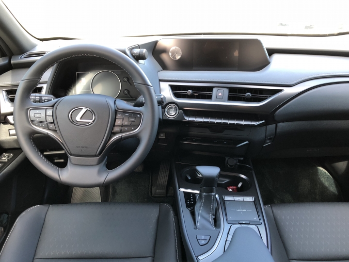 2019 UX200小開箱(1/26補充滿月檢查完工單)2020週歲心得籌備中