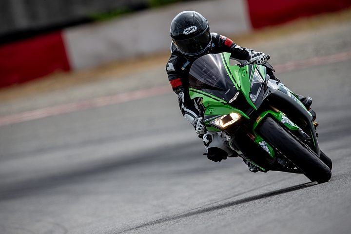 重車日誌051:終於走進仿賽之路,2011年ZX-10R