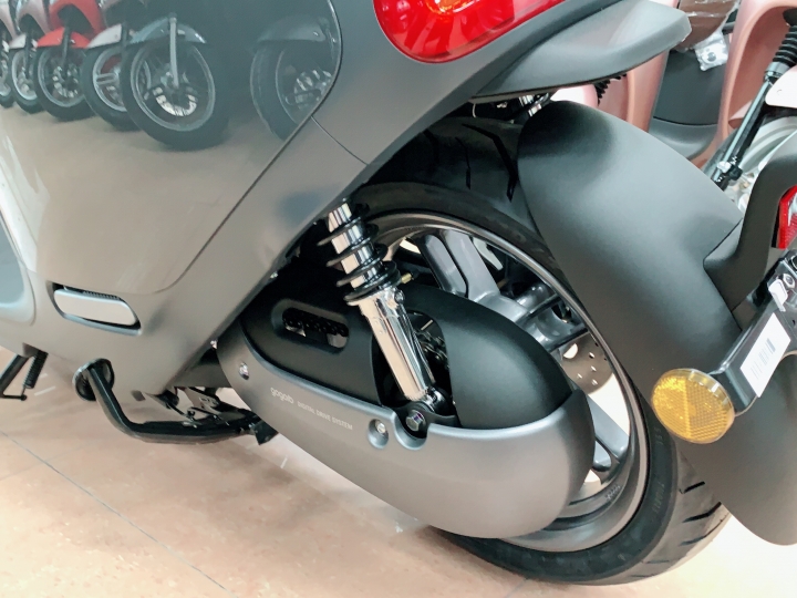 繼 2016 YAMAHA FORCE 155分享後再來一篇 分享 Gogoro 2 Plus + 行車記錄器DIY安裝