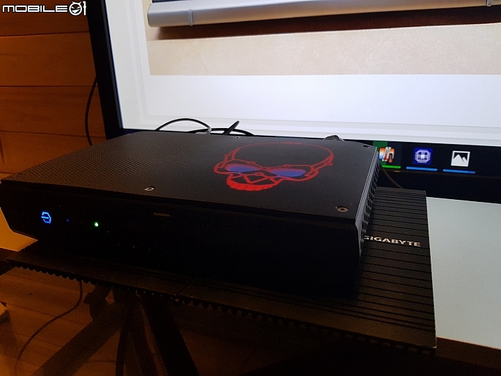 請教，Intel NUC BOXNUC8I7HVK1 配件選購建議？（已入手，拆機更換液態金屬散熱膏）