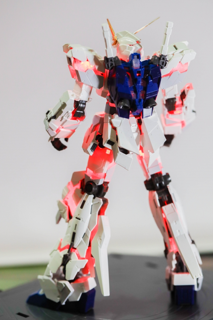 台場 獨角獸鋼彈 RG 1/144 LED限量版 BANDAI 萬代 THE GUNDAM BASE LIMITED RX-0 UCINORN GUNDAM 開箱痛心組裝