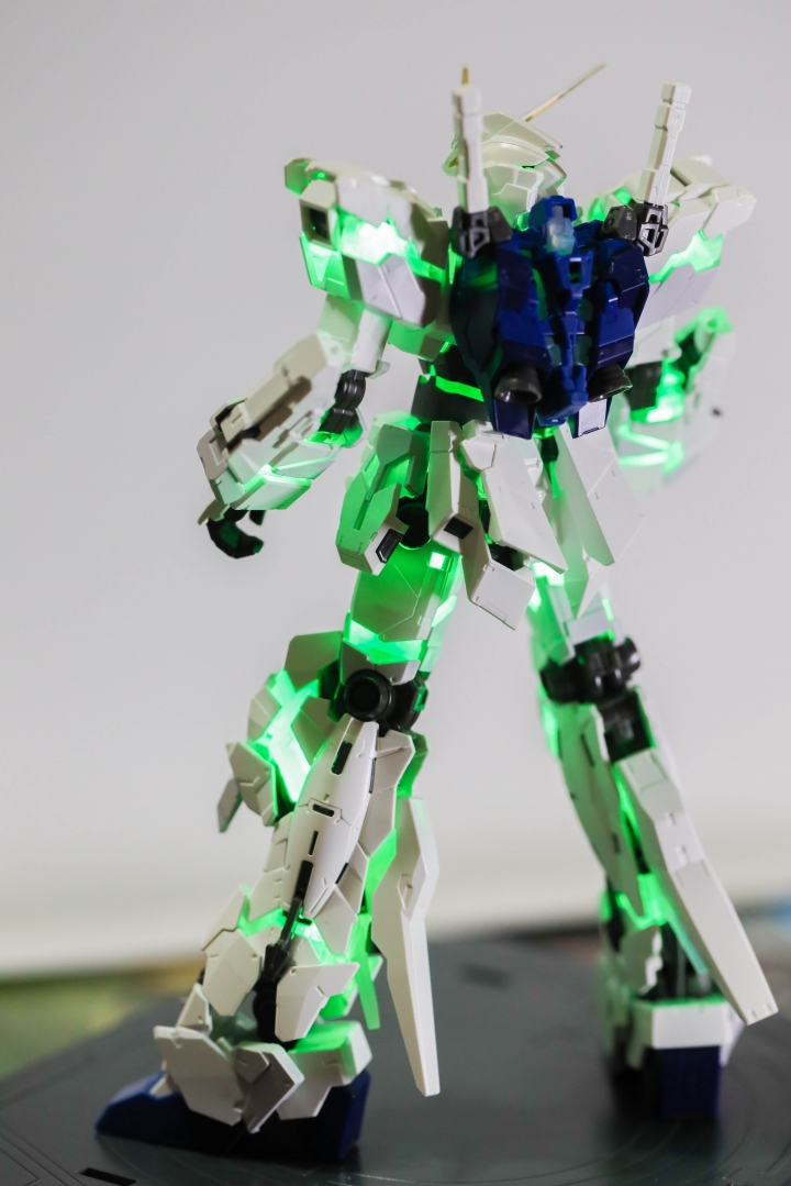 台場 獨角獸鋼彈 RG 1/144 LED限量版 BANDAI 萬代 THE GUNDAM BASE LIMITED RX-0 UCINORN GUNDAM 開箱痛心組裝