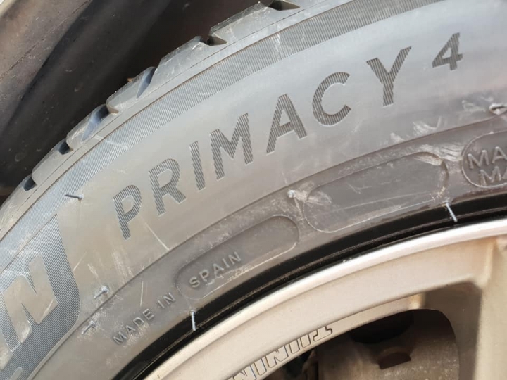 有錢沒錢,換雙新鞋好過年...PRIMACY 4上陣