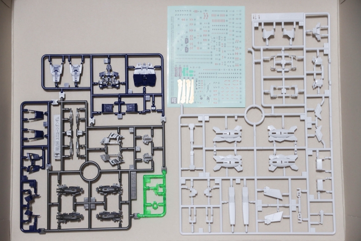 台場 獨角獸鋼彈 RG 1/144 LED限量版 BANDAI 萬代 THE GUNDAM BASE LIMITED RX-0 UCINORN GUNDAM 開箱痛心組裝