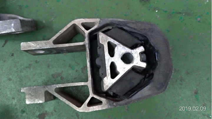 Focus mk3 引擎腳更換