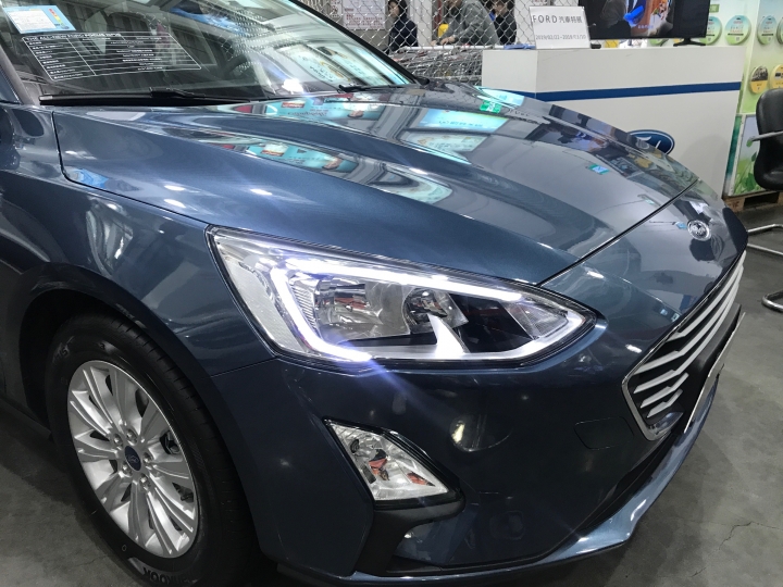 逛Costco看到MK4,本人真的很帥呢!