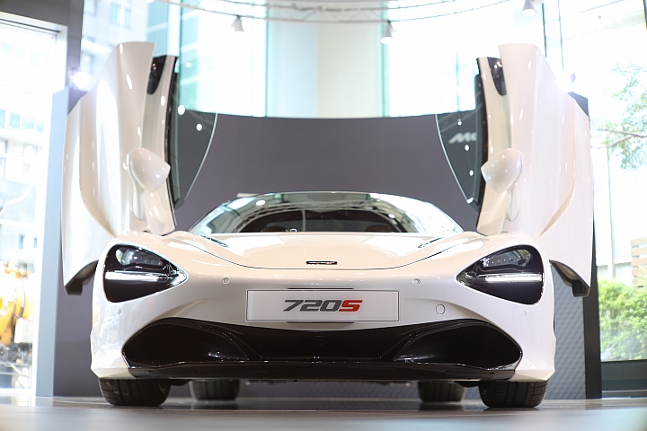 McLaren 720S Spider 日內瓦車展才剛上場 昨日火速抵台獻寶！