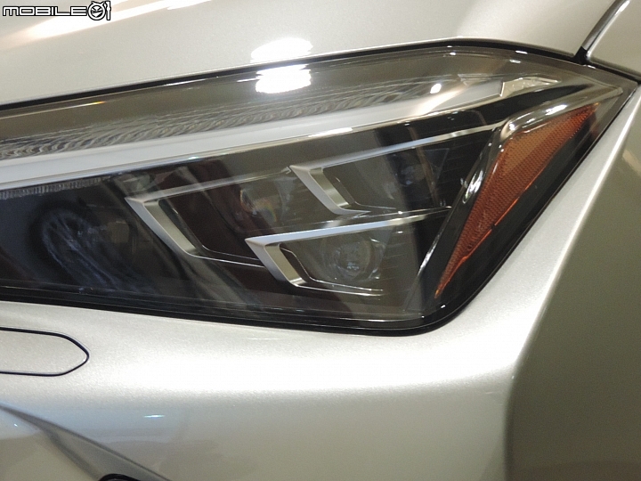 正2019 UX F sport 限量版開箱