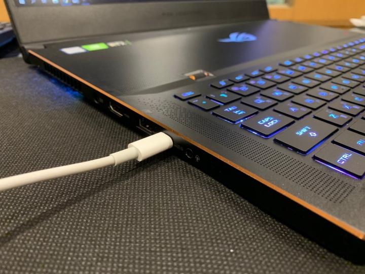 ASUS GX701 PD充電