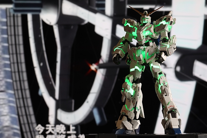 台場 獨角獸鋼彈 RG 1/144 LED限量版 BANDAI 萬代 THE GUNDAM BASE LIMITED RX-0 UCINORN GUNDAM 開箱痛心組裝