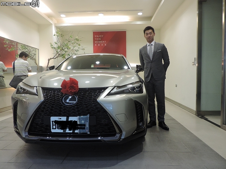 正2019 UX F sport 限量版開箱