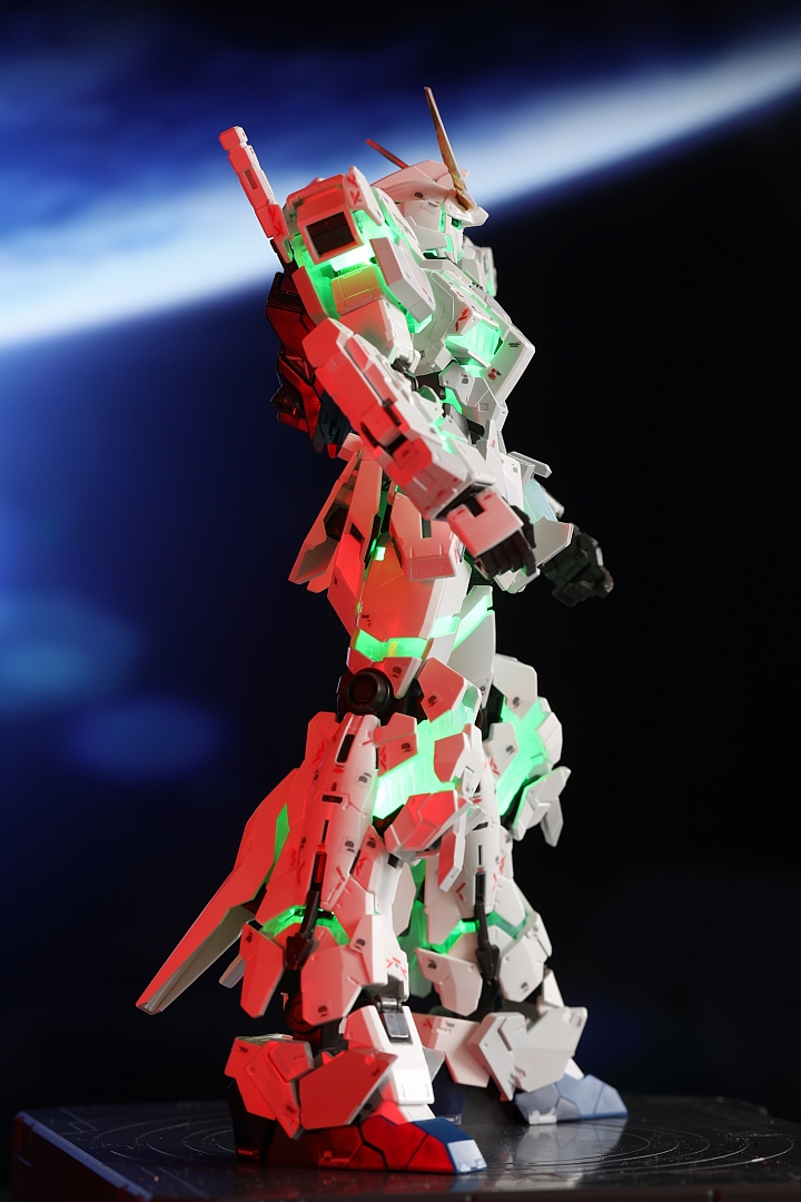 台場 獨角獸鋼彈 RG 1/144 LED限量版 BANDAI 萬代 THE GUNDAM BASE LIMITED RX-0 UCINORN GUNDAM 開箱痛心組裝