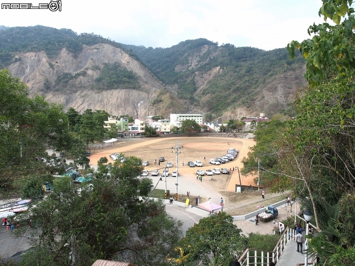 高雄 六龜 寶來花賞溫泉公園 — 只有手湯、足湯的深山秘境，可惜了!