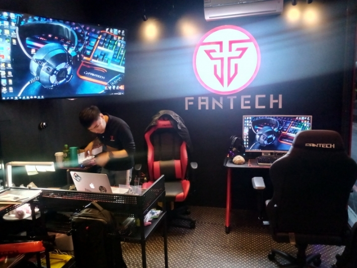 電競體驗以及耳機發燒友的好去處！Fantech電競體驗館中壢旗艦店介紹~