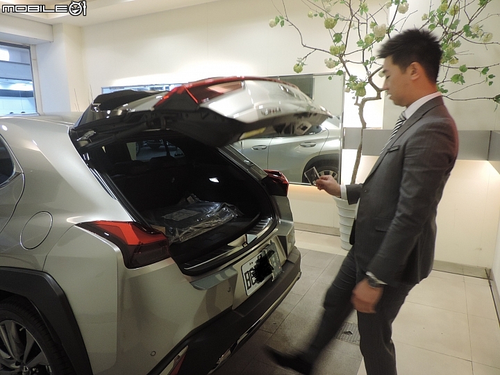 正2019 UX F sport 限量版開箱