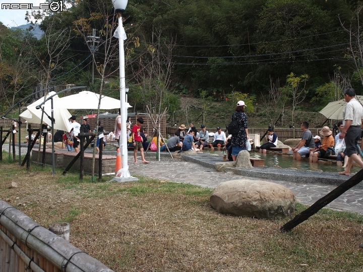 高雄 六龜 寶來花賞溫泉公園 — 只有手湯、足湯的深山秘境，可惜了!