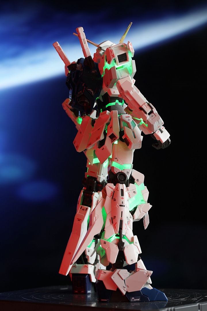 台場 獨角獸鋼彈 RG 1/144 LED限量版 BANDAI 萬代 THE GUNDAM BASE LIMITED RX-0 UCINORN GUNDAM 開箱痛心組裝