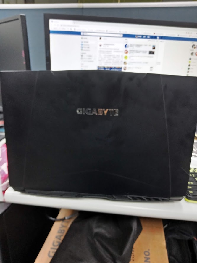 遲來的開箱問 Sabre15-K8