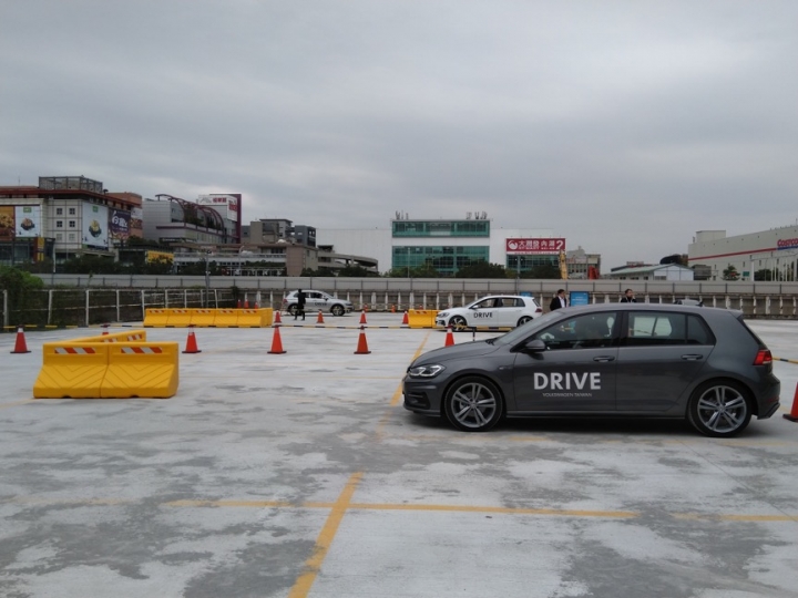 很讚的IQ. DRIVE半自動駕駛體驗!