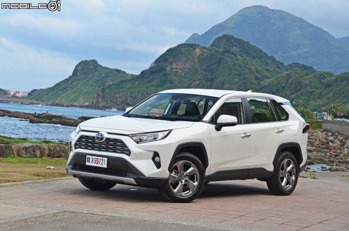 第五代Toyota RAV4 2.0升旗艦版試駕，橫掃千軍之態來襲！