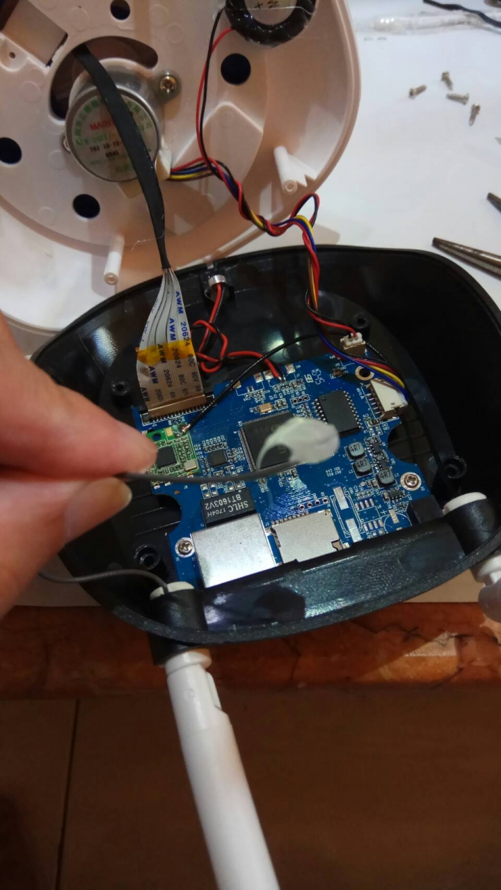 (壽命1年09/7月,已故障)IP cam wifi無線監視器300萬鏡頭960P網路攝影機yooseeAPP開箱拆解