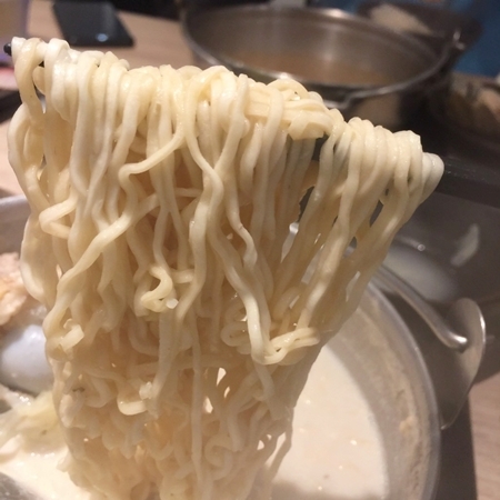 台中南屯平價火鍋這間錵鍋還不錯吃.....