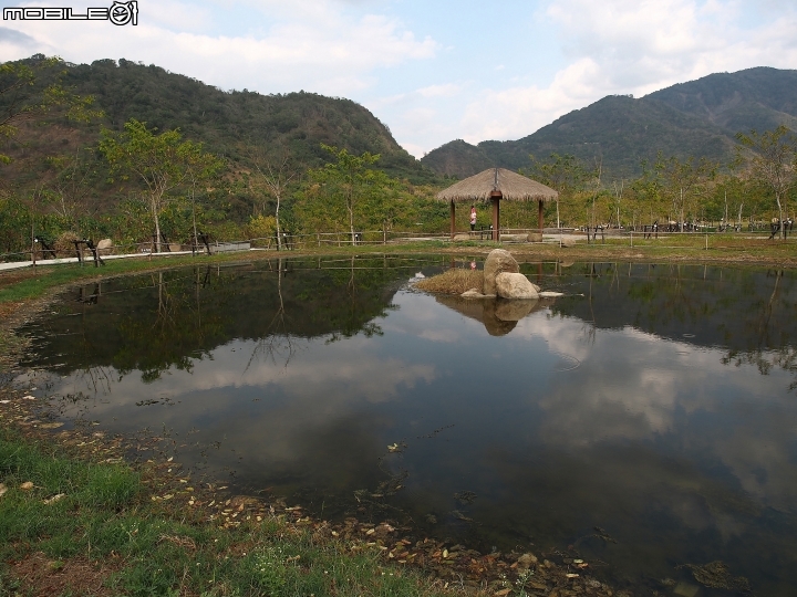 高雄 六龜 寶來花賞溫泉公園 — 只有手湯、足湯的深山秘境，可惜了!