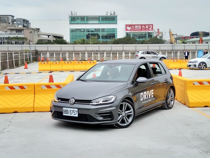 很讚的IQ. DRIVE半自動駕駛體驗!