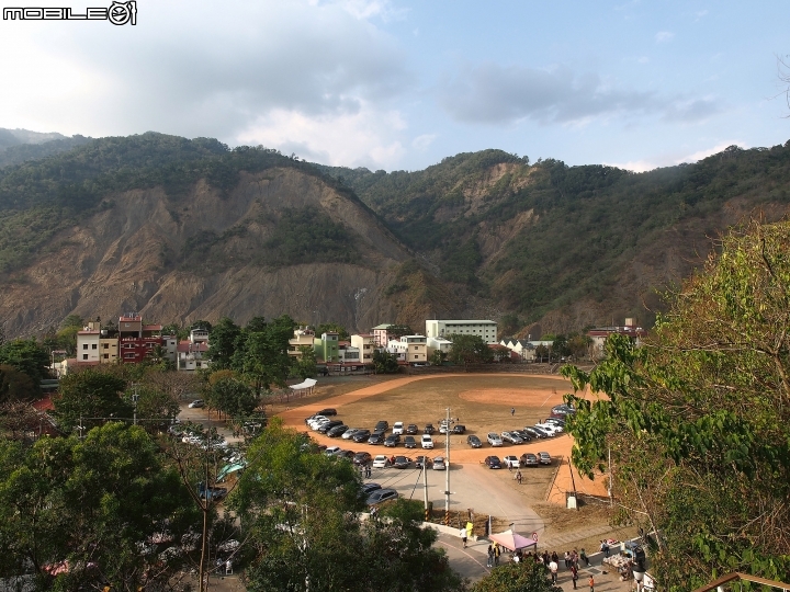 高雄 六龜 寶來花賞溫泉公園 — 只有手湯、足湯的深山秘境，可惜了!