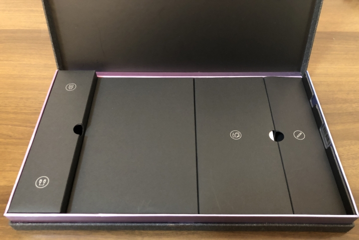 lenovo Yoga Book C930開箱文 (同時擁有筆電,平板,電子書等功能)