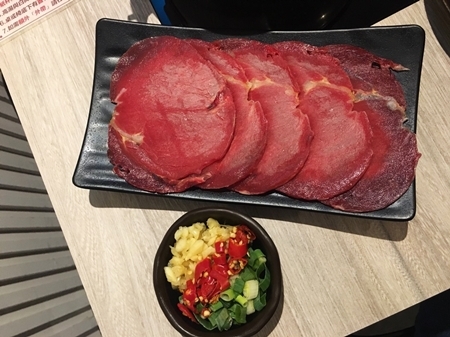 台中南屯平價火鍋這間錵鍋還不錯吃.....